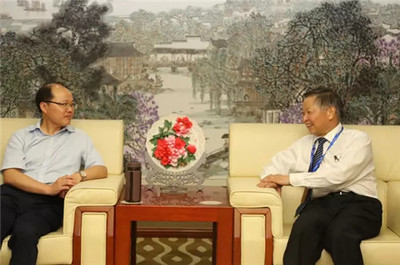 江蘇省工商局公平交易局副局長(zhǎng)馬毅考察隆力奇，探討直銷(xiāo)規(guī)范與行業(yè)健康發(fā)展
